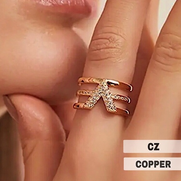 🔵𝟲𝟱%𝗢𝗙𝗙 𝗯𝘂𝗻𝗱𝗹𝗲𝘀 𝟯+🔵 NEW CZ V Shape Adjustable Ring - Picture 1 of 11